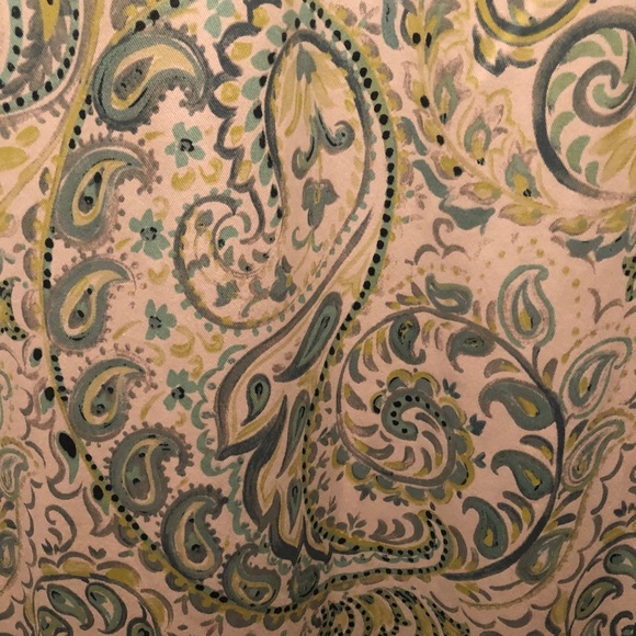 Tahari home shower curtain. - Picture 3 of 5